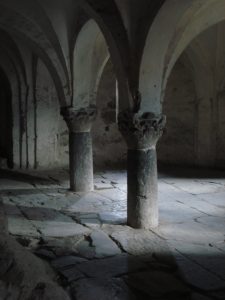Photograph of the crypt in San Siro (Capo di Ponte)